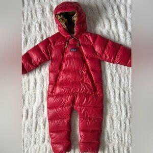 Patagonia Hi-Loft Down Sweater Bunting Red size 12-18 months